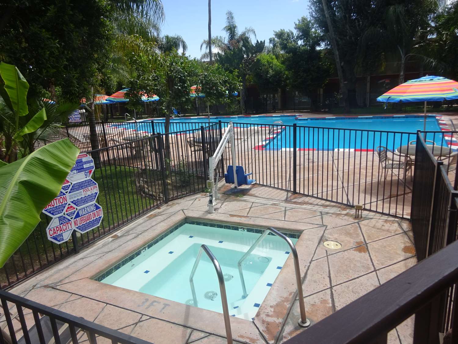 Clarion Hotel Bakersfield North 12/34