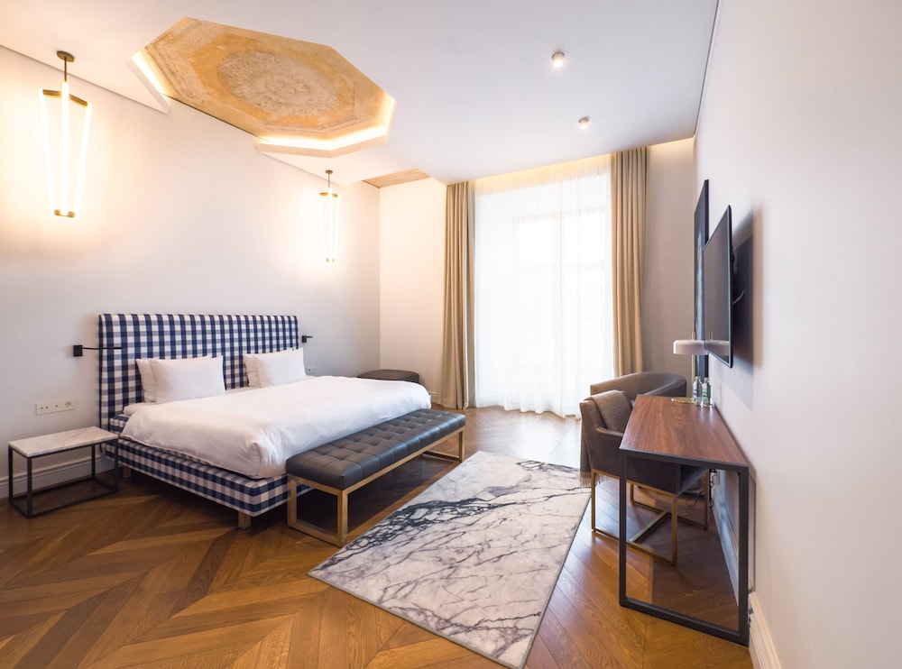 Junior Suite, King Bed