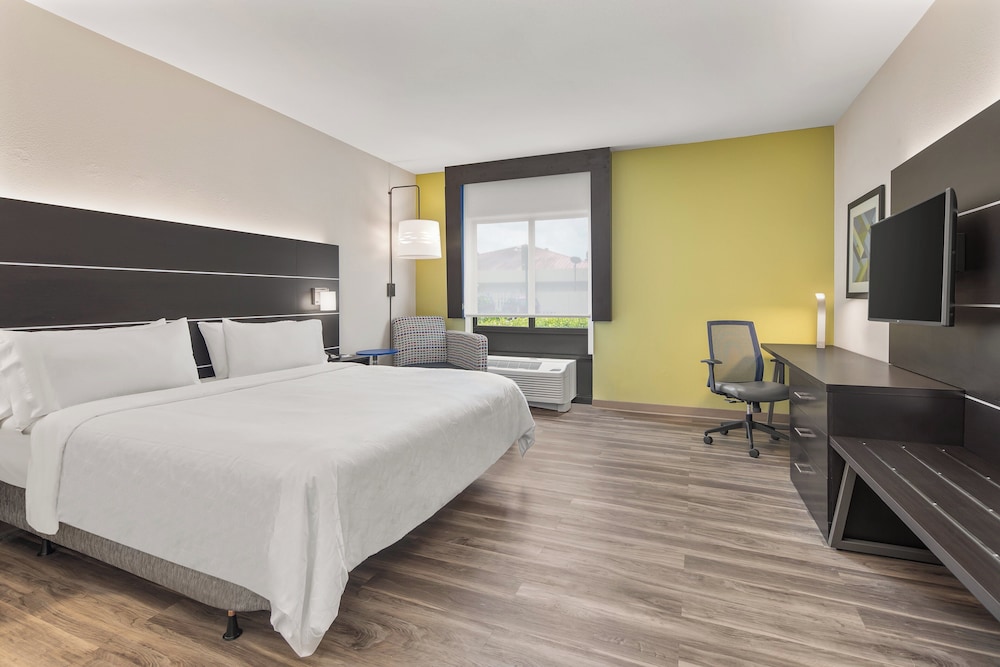 Holiday Inn Express Hotel Suites Hardeeville Hilton Head 32/68