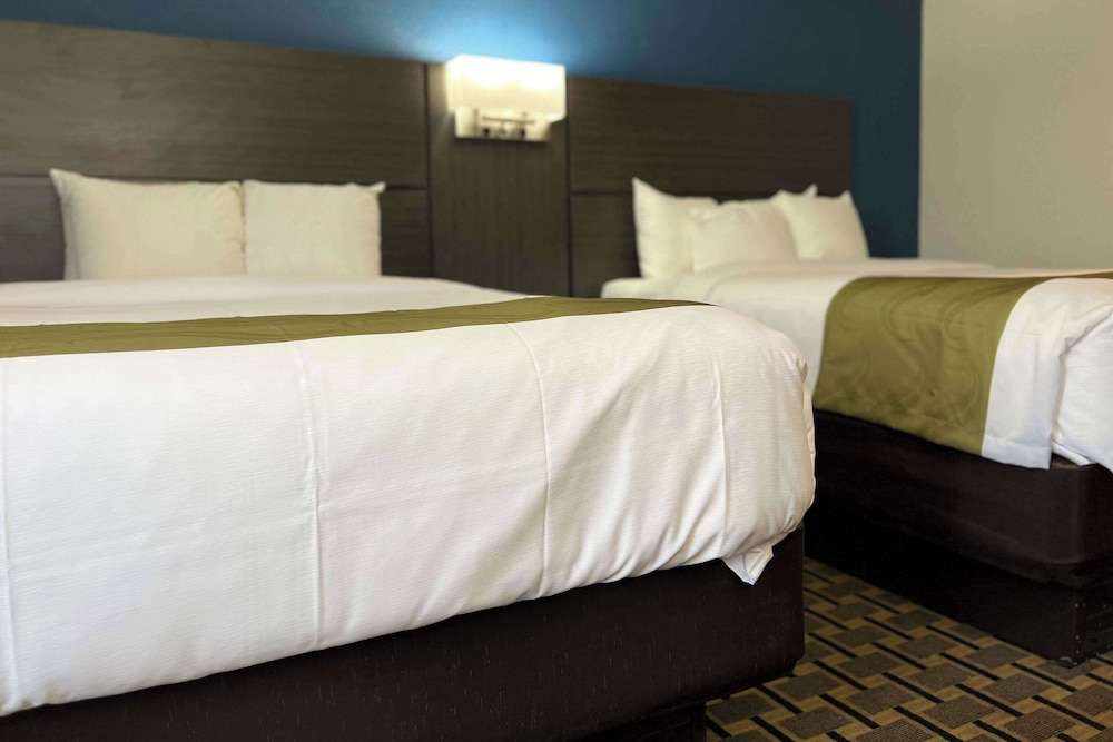 Quality Inn & Suites Louisville East 7/28