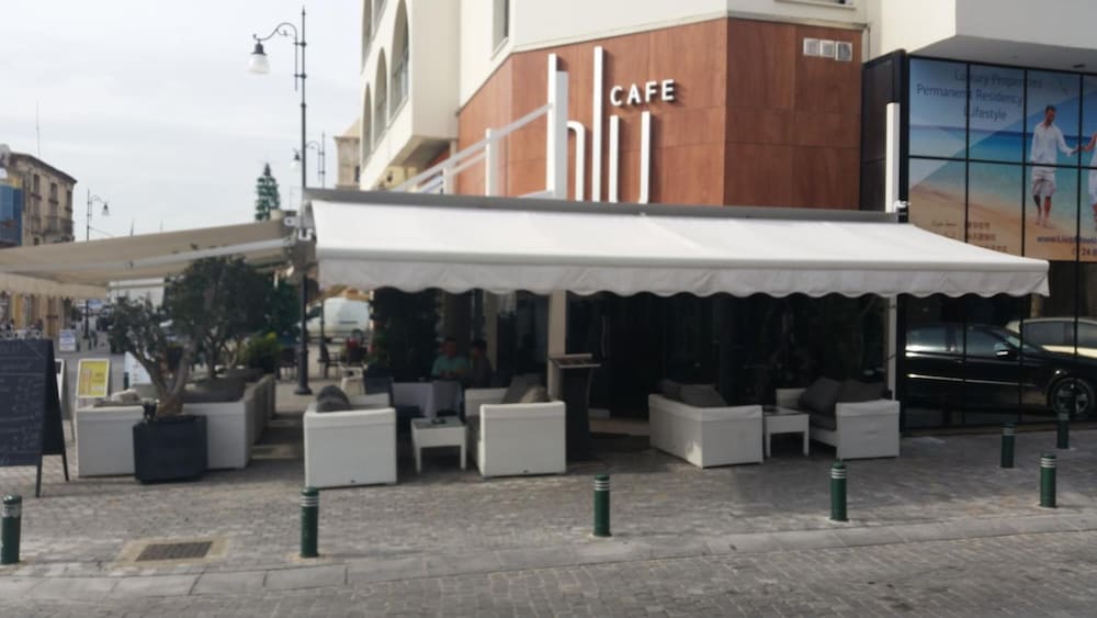 Livadhiotis City Hotel in LARNACA