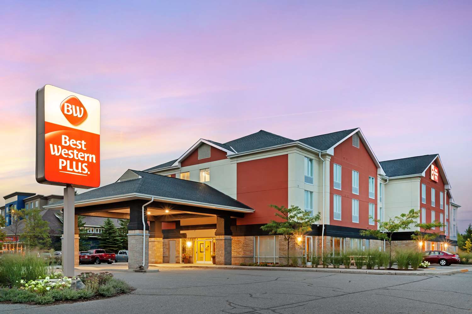 Best Western Plus Muskoka Inn 1/13