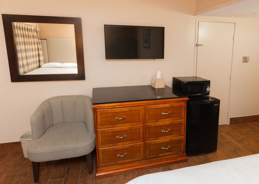 Econo Lodge Inn & Suites Yuma 6/47