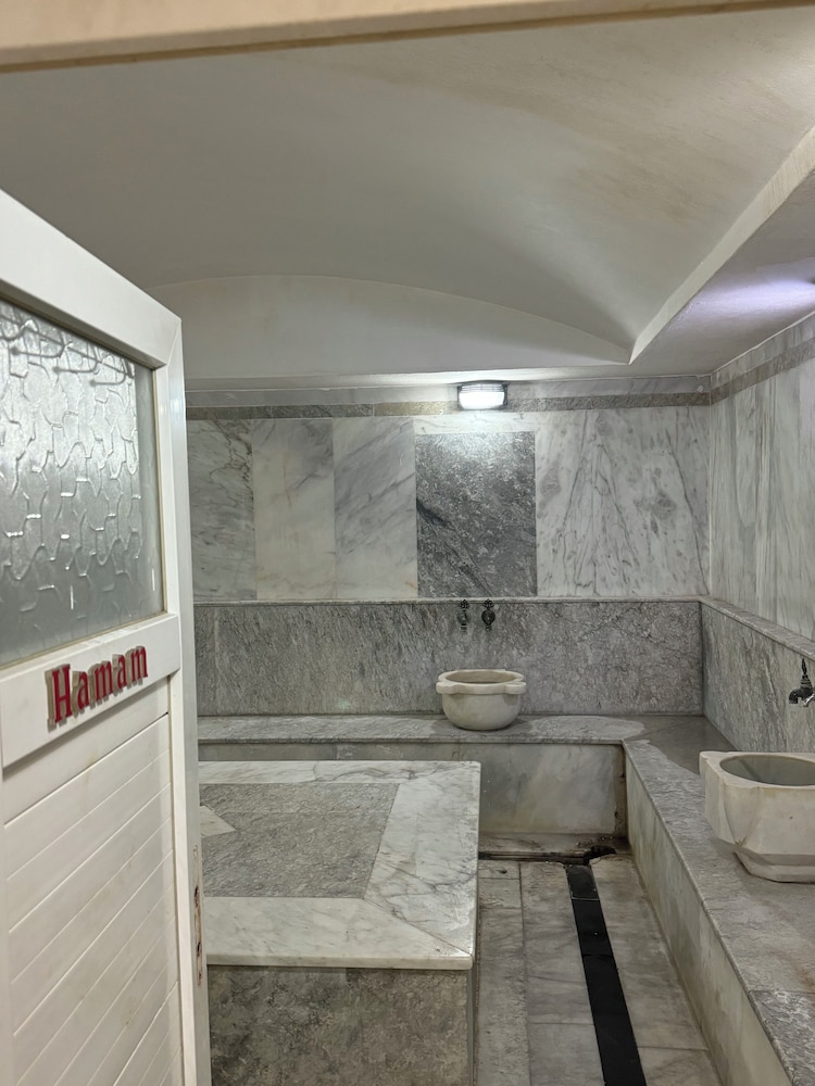 Deluxe Ersoy Hotel 14/35