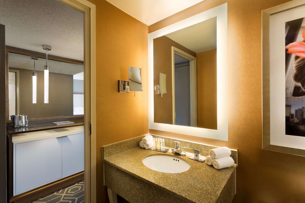 DoubleTree by Hilton Hotel Dallas - Campbell Centre 26/68