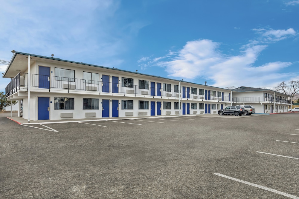 Motel6 Winnemucca, NV 54/60