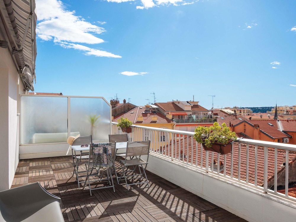 Ibis Styles Menton Centre 46/50