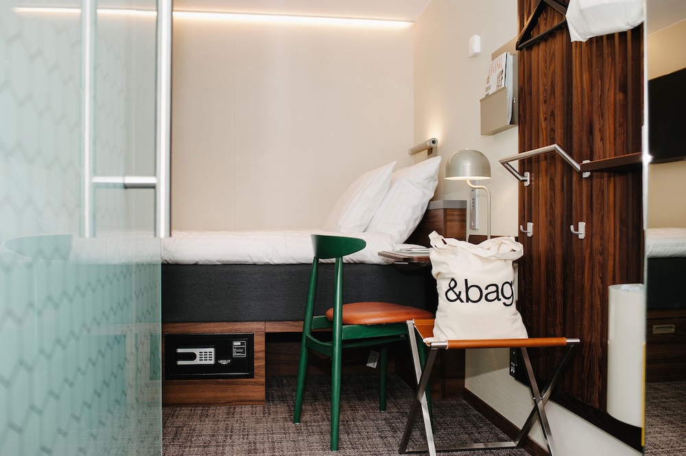 Best Western And Hotel 38/42
