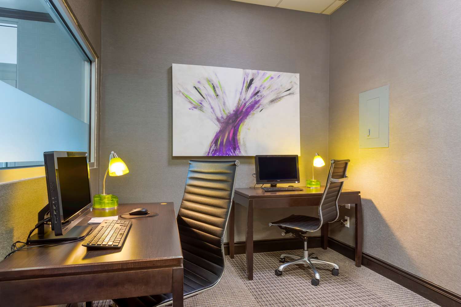 Village Park Inn Calgary 27/29