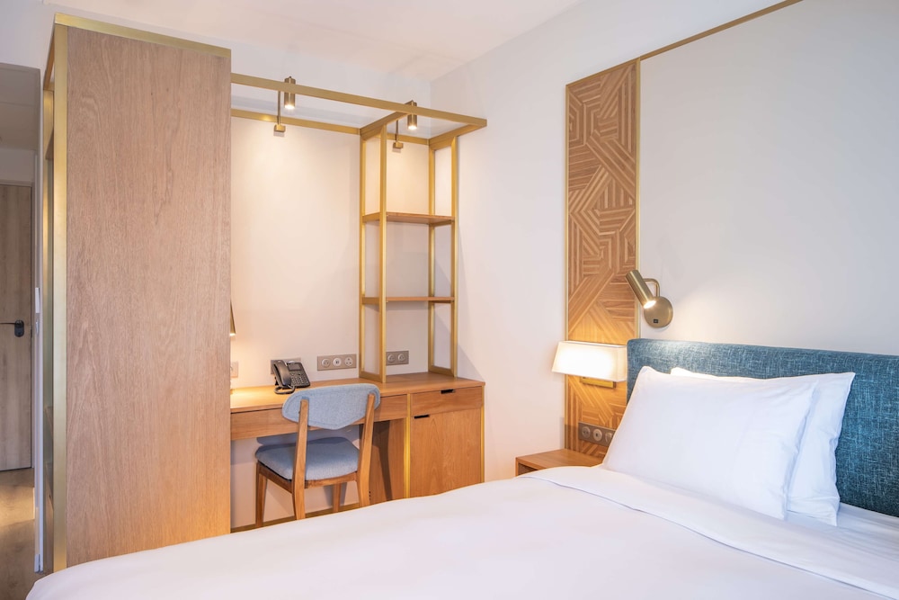 غرفة بريميوم بسرير كينج بإطلالة على البحر في طابق مرتفع، Radisson Hotel Saint-Denis, La Reunion 5/10