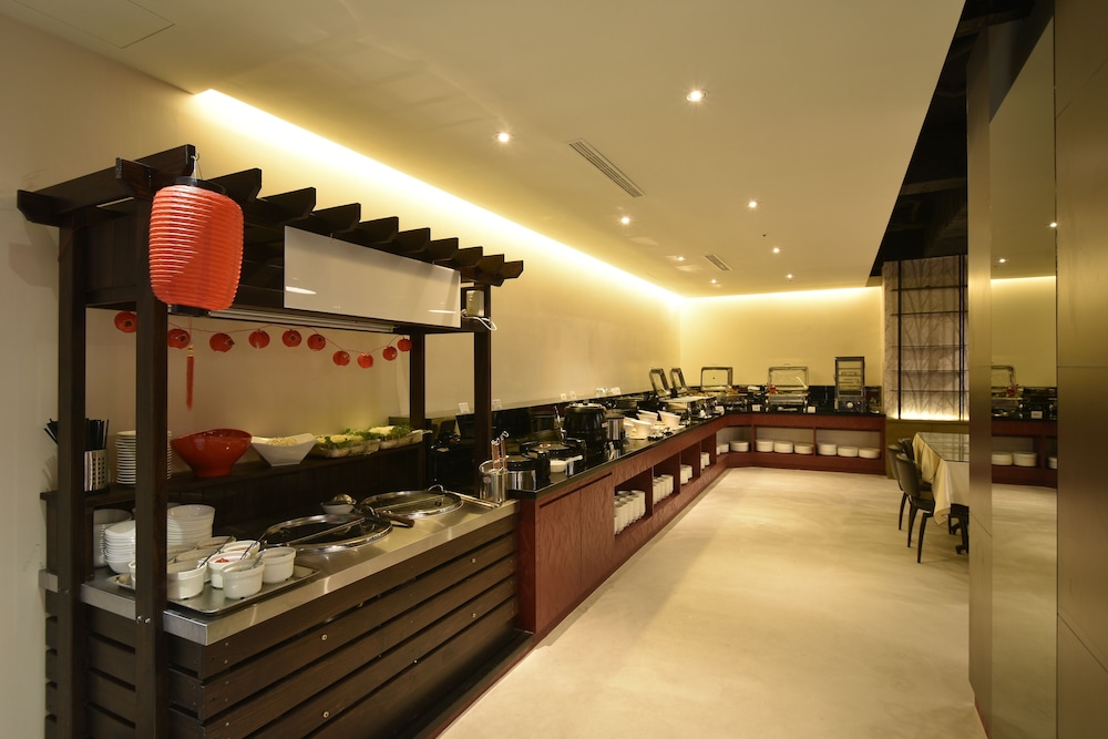 Hotel J 37/54