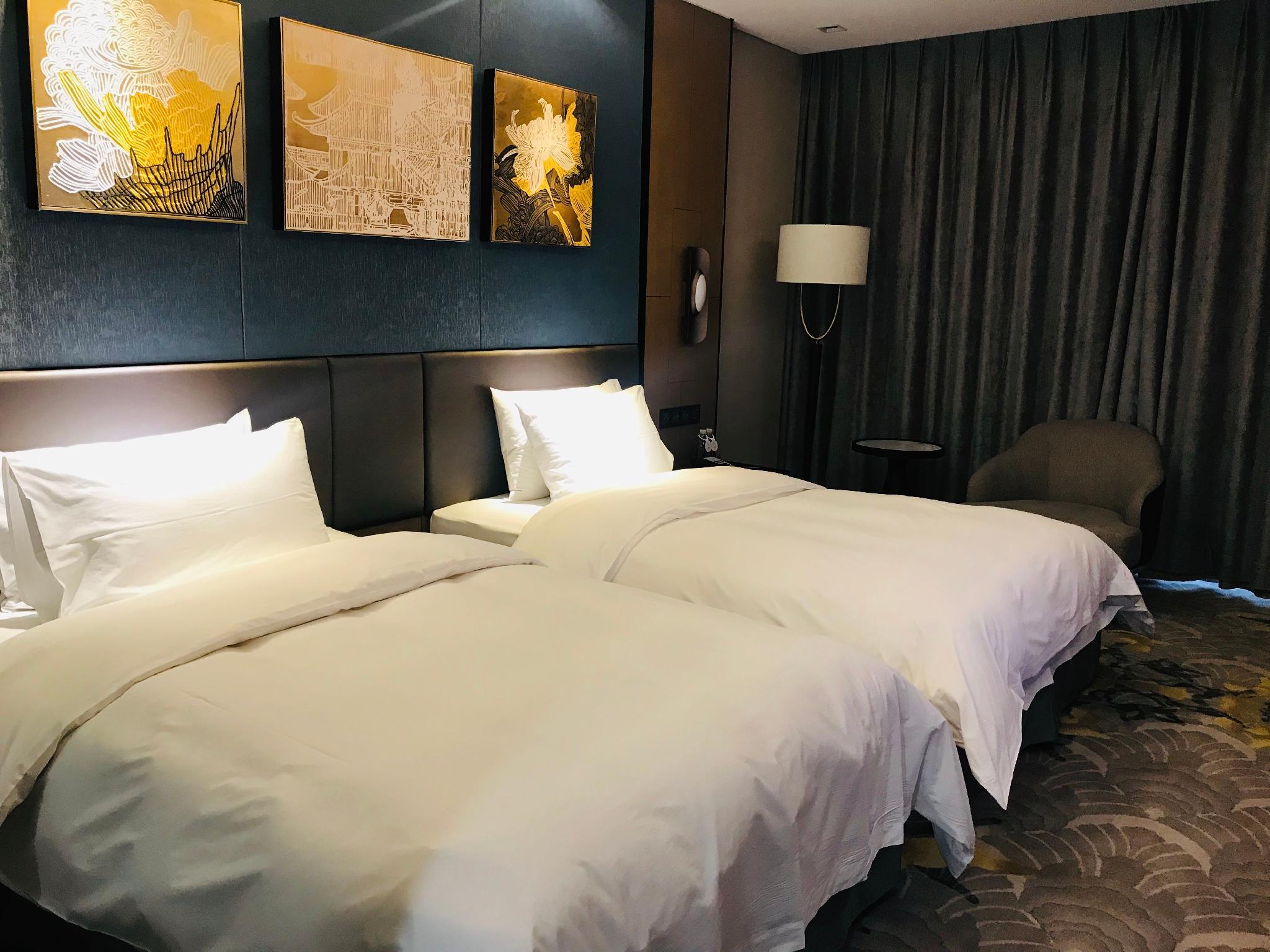 Delphi Sky Hotel 10/23