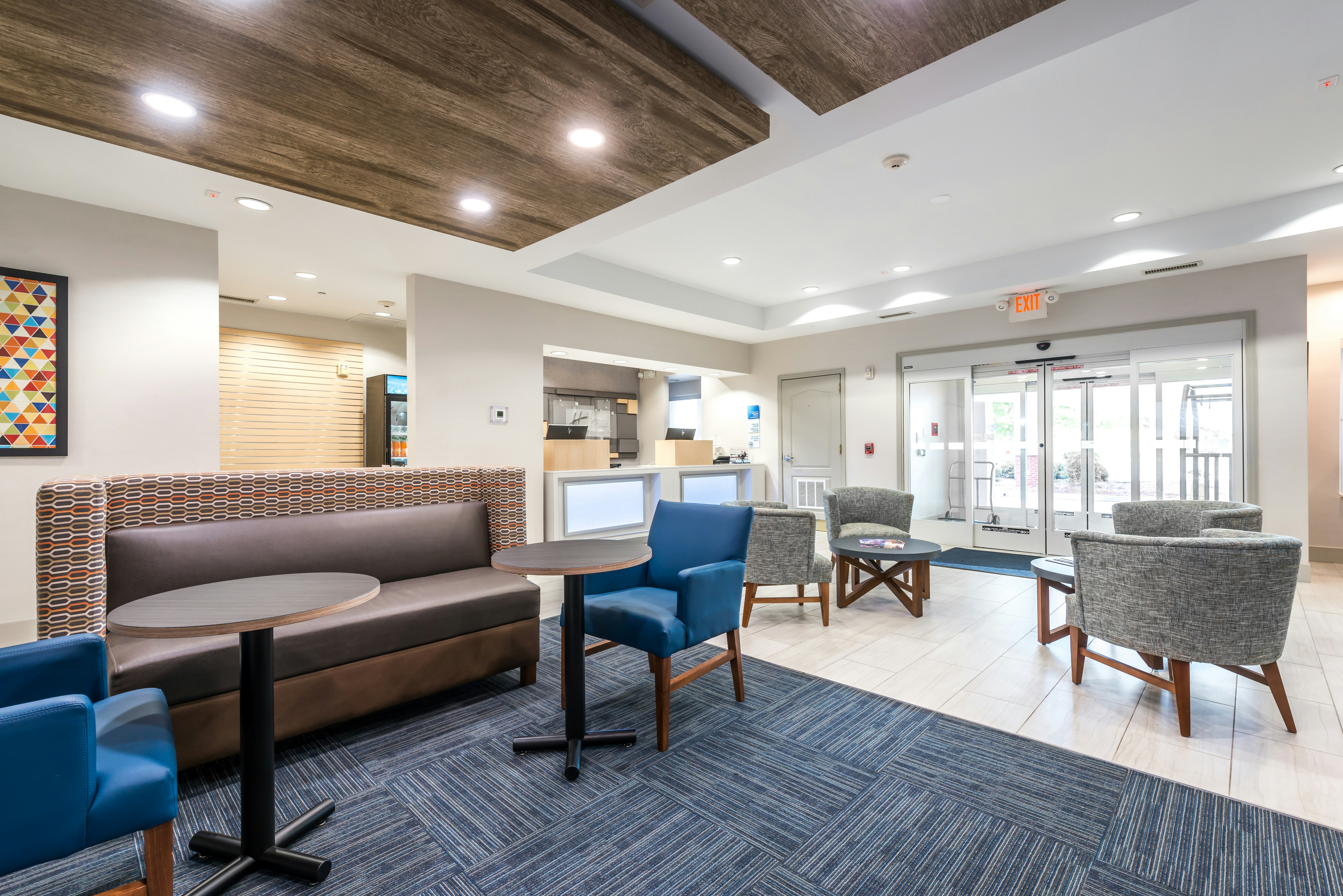 Holiday Inn Express Suites Lagrange 22/38