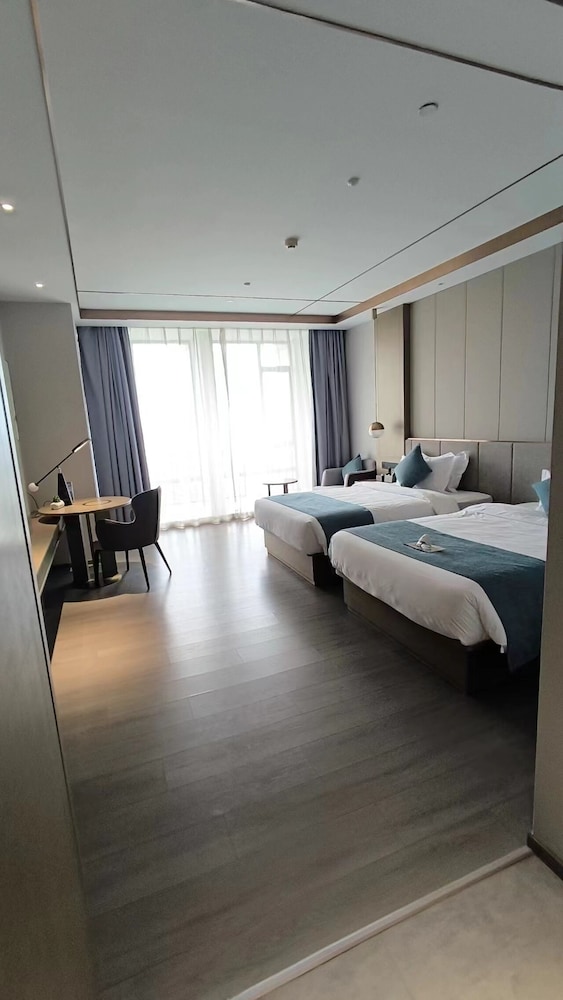Poltton International Apartment (Guangzhou Panyu Government Affairs Center) 13/47
