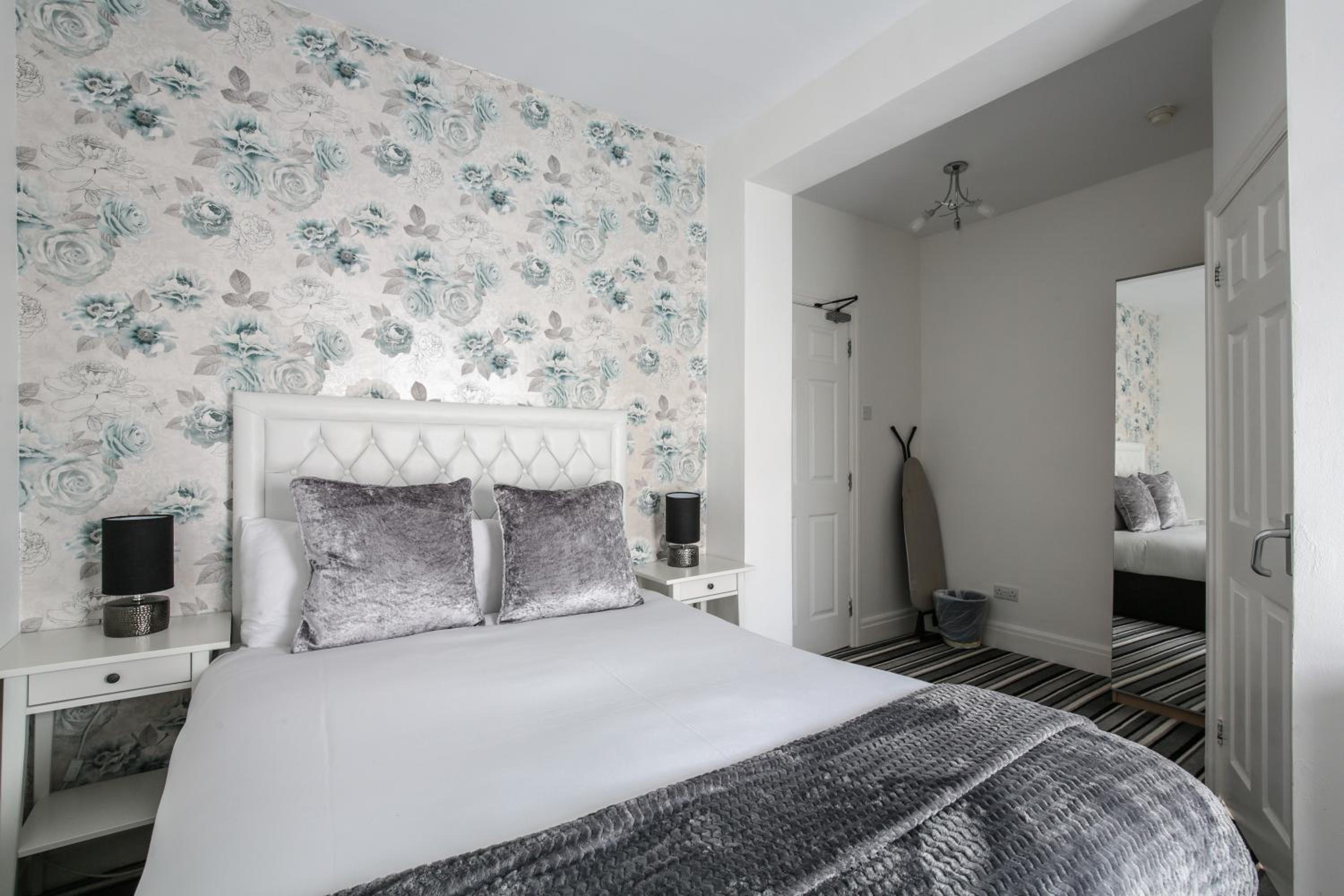 Room, Double Bed, External Bathroom