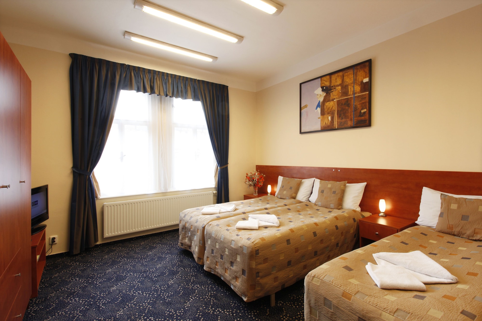 2 BEDROOMS, FAMILY, APARTMENT