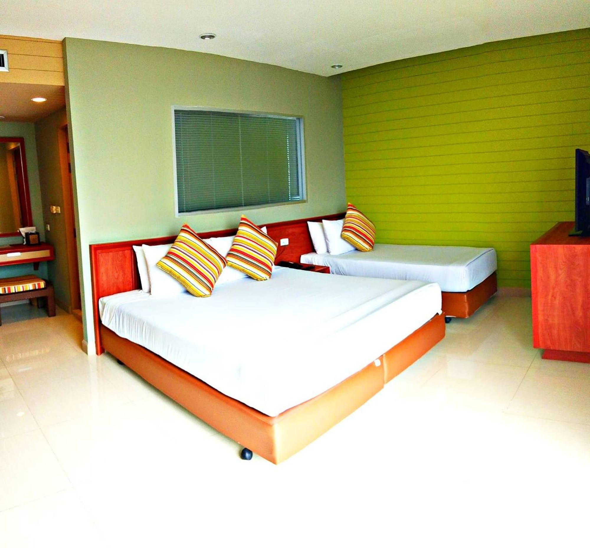 ROYAL, FAMILY SUITE