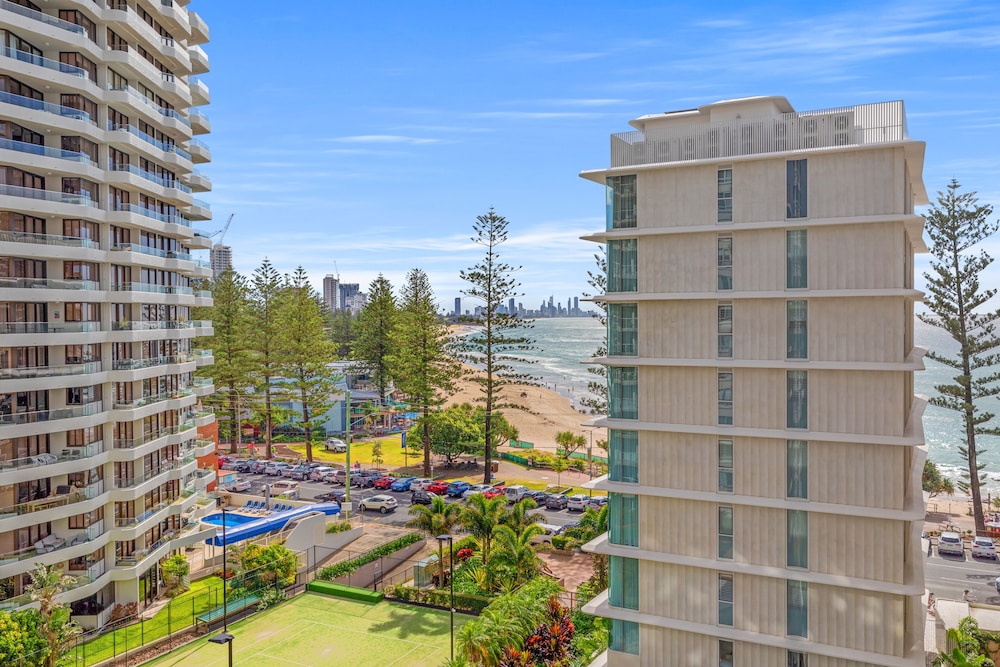 Burleigh Beach Tower 42/49