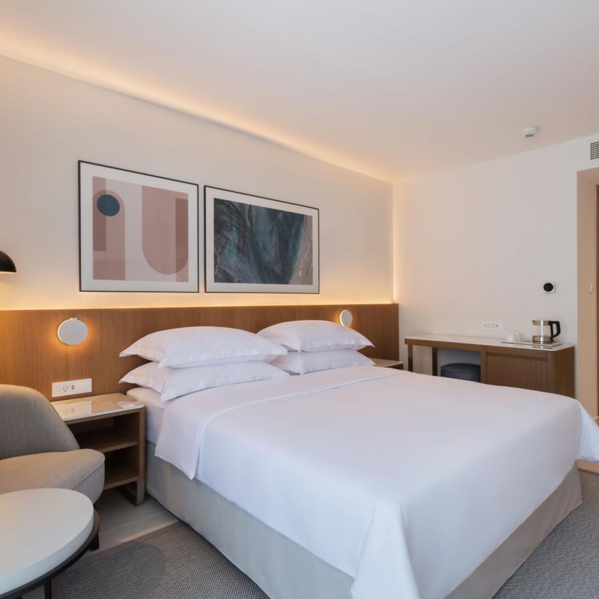 غرفة عائلية بشرفة، Bluesun Hotel Elaphusa 2/6