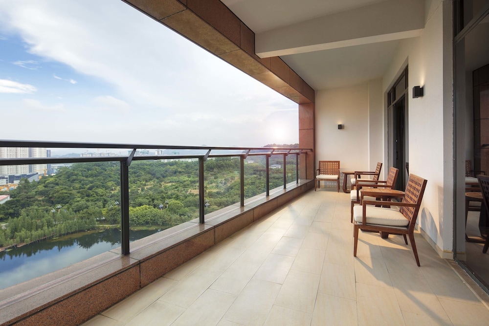 Doubletree By Hilton Hotel Guangzhou - Science City photo1