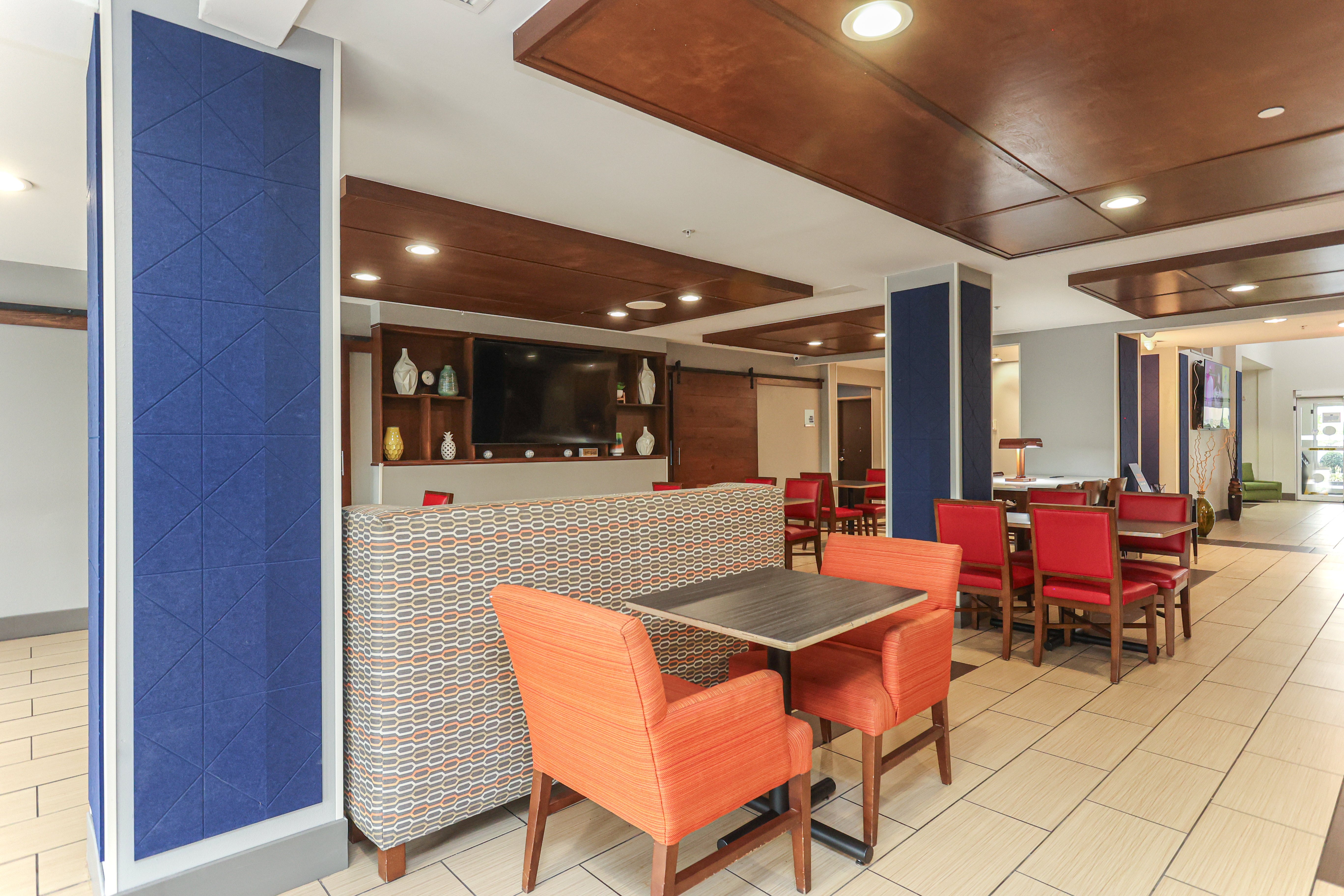 Holiday Inn Express Hotel & Suites Tulsa South Bixby 36/50
