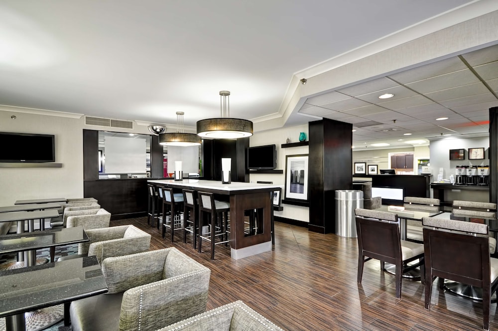 Hampton Inn Cleveland Westlake 29/40