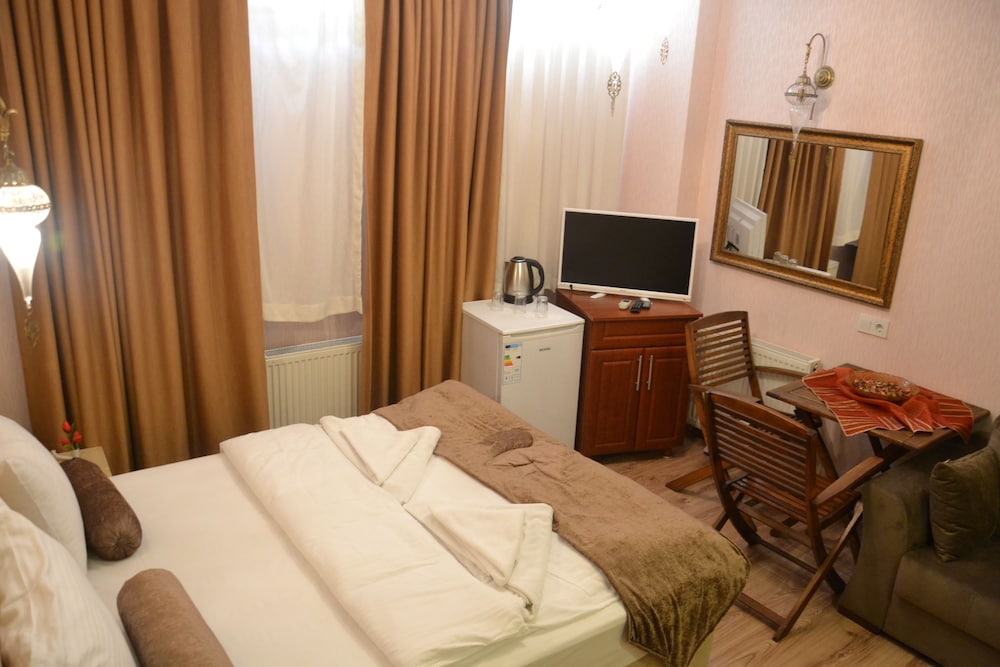 Kaftan Hotel 15/75