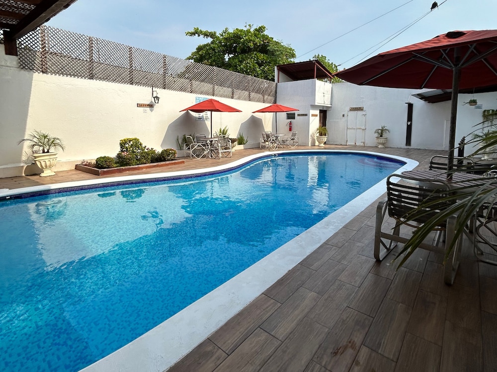 Hotel Del Patio 57/62
