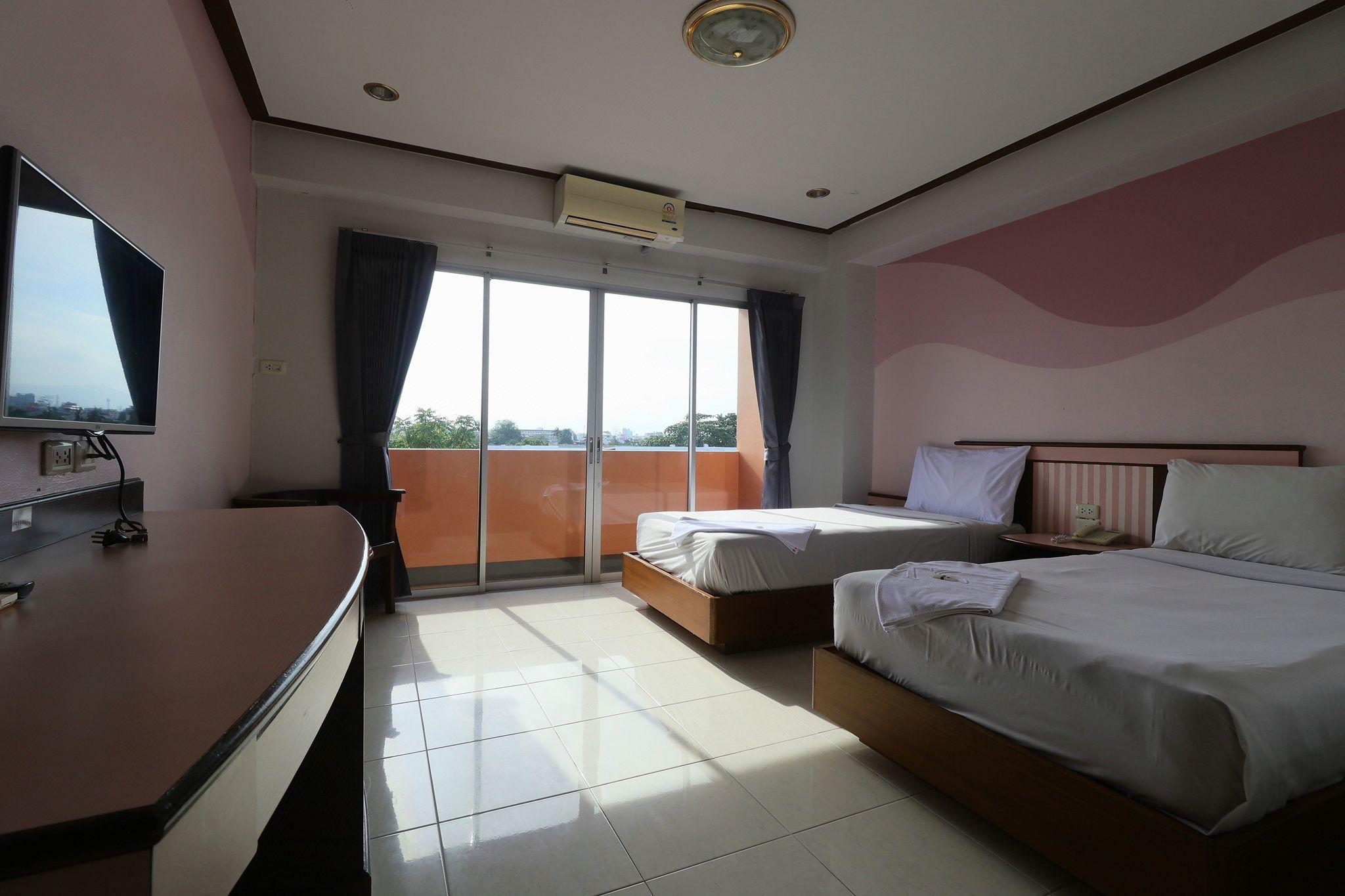 Wangburapa Grand Hotel 16/25
