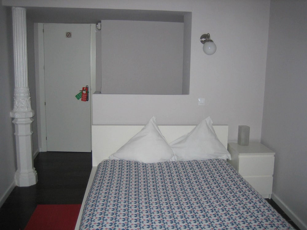 PIZARRO HOSTAL 45/50