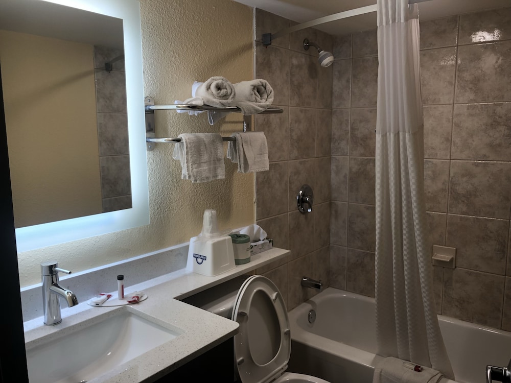 Days Inn By Wyndham Grove City Columbus South 27/27
