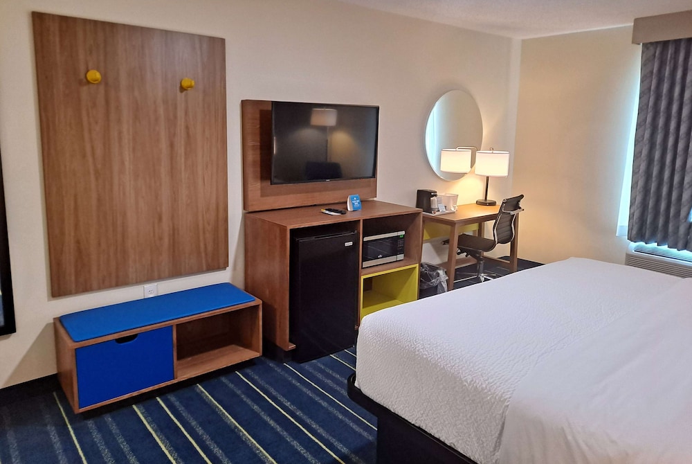 Days Inn by Wyndham Grayson 40/58