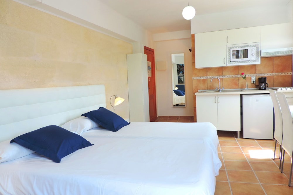 Marblau Hostal 14/50