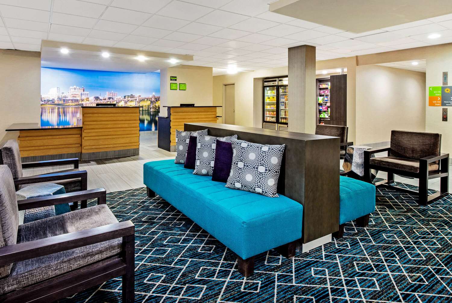 La Quinta Inn & Suites by Wyndham New Cumberland-Harrisburg 24/36