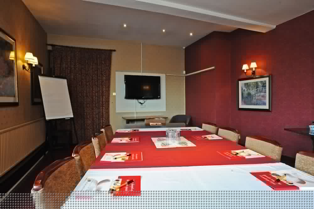 Premier Inn Alderley Edge 33/36