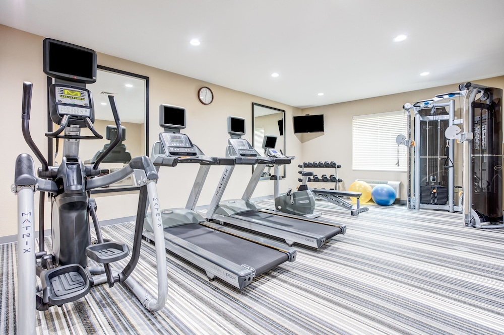 Candlewood Suites Cut Off 28/43