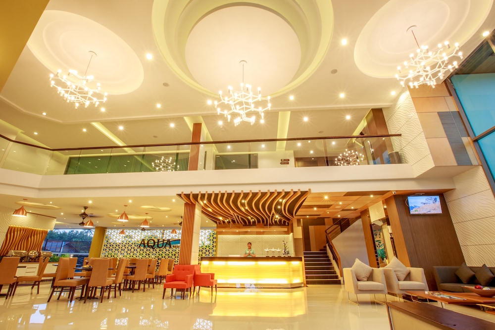 Aqua Resort Phuket 60/70