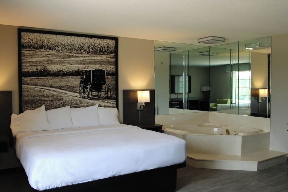 Super 8 by Wyndham Lamar 12/46