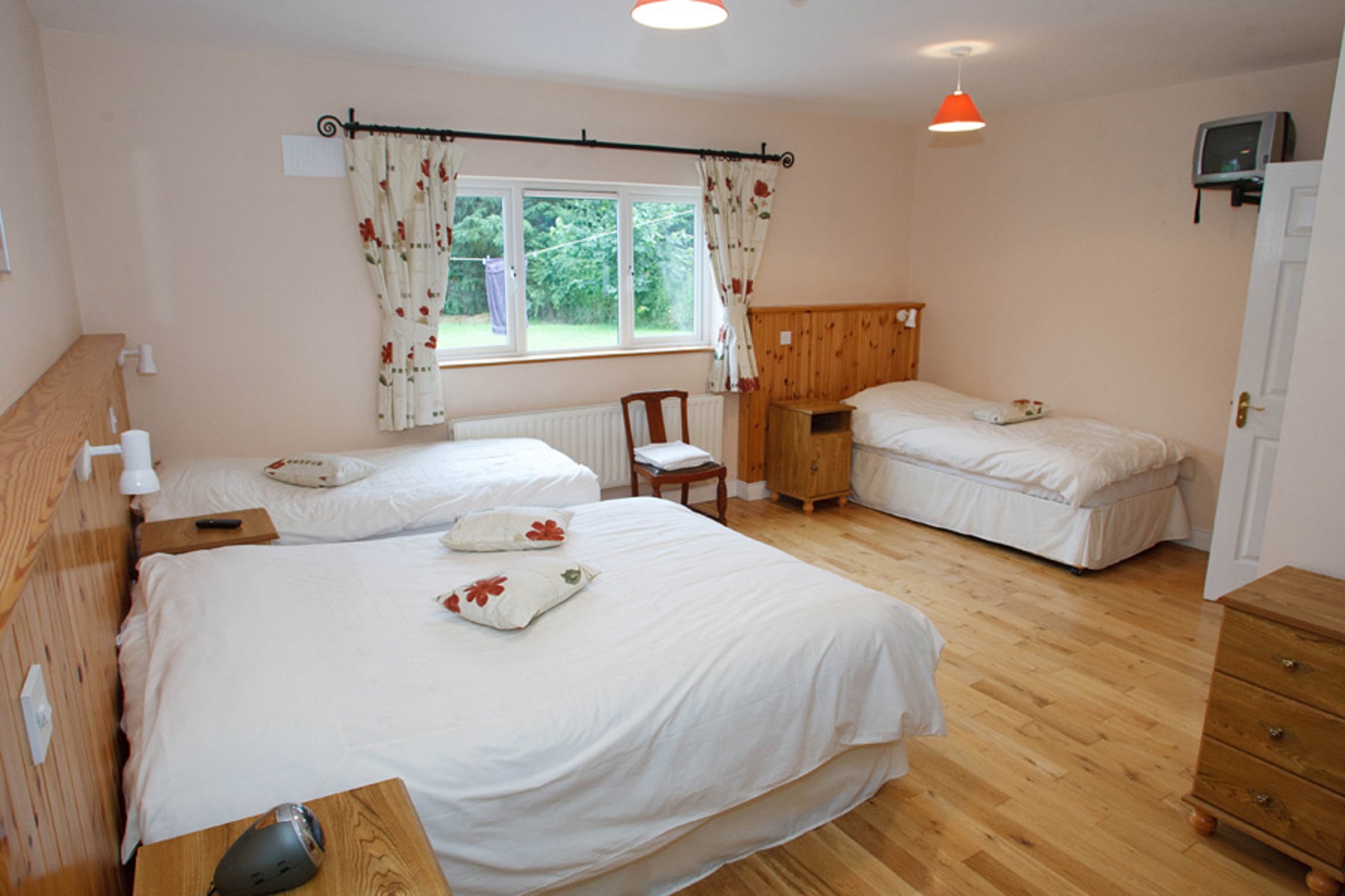 Dun Cromain Bed & Breakfast 3/22