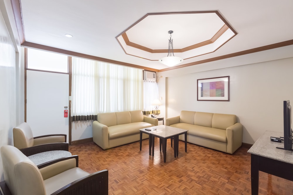 Tropicana Suites 51/74