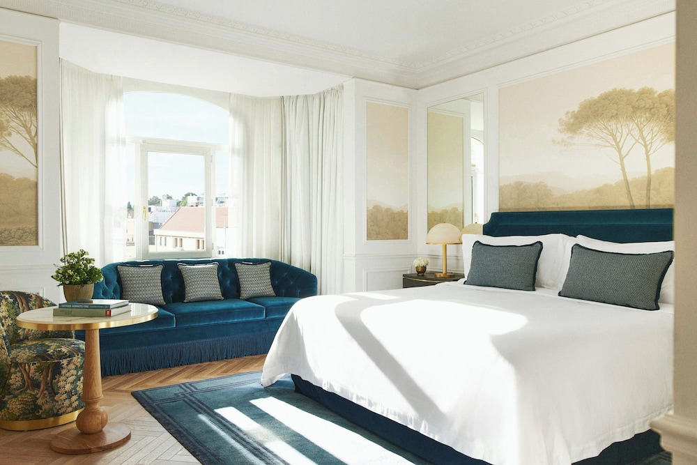 ROOM, KING BED