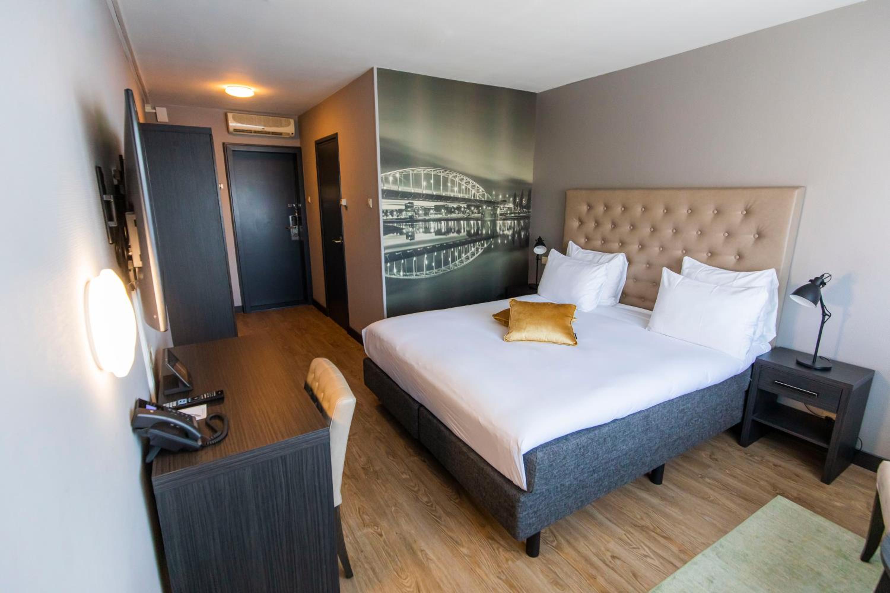 Comfy, City, Double Bed