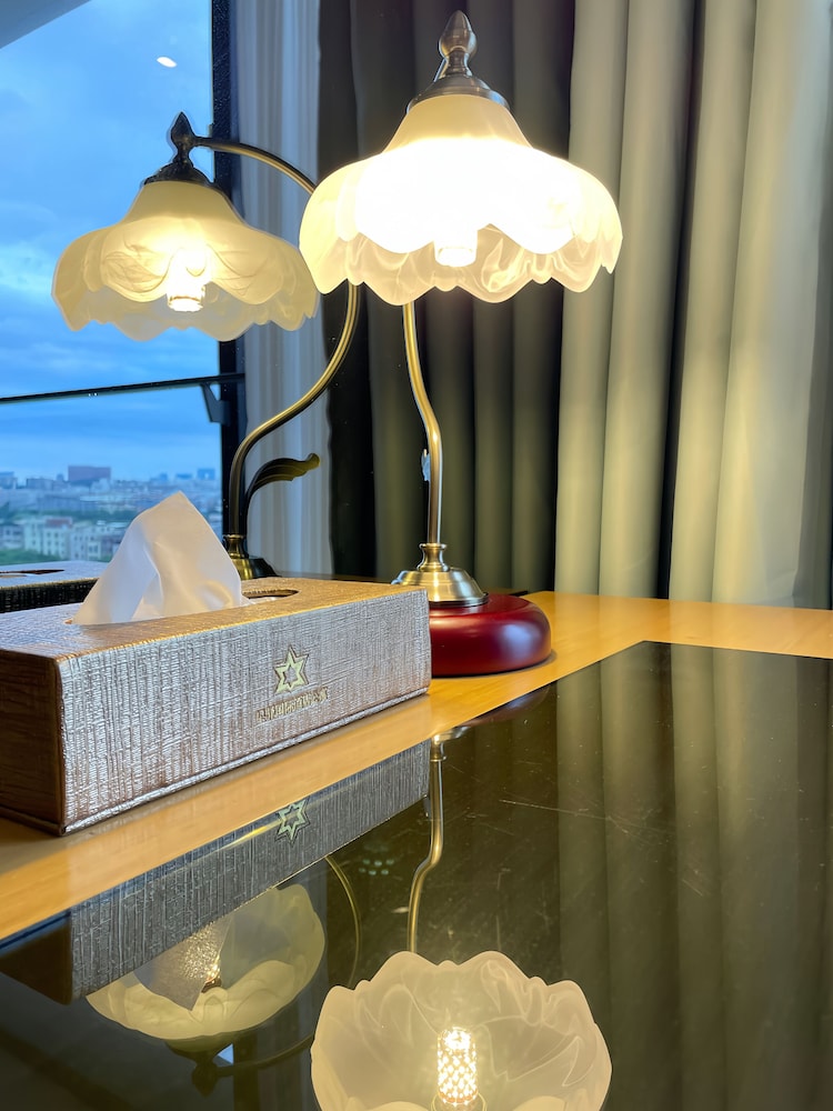 Xingyi International Hotel Poly Store 38/70