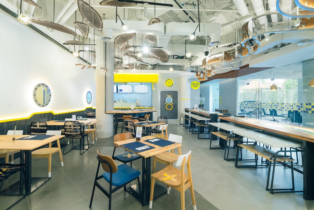 Yello Kuta Beachwalk Bali 31/50