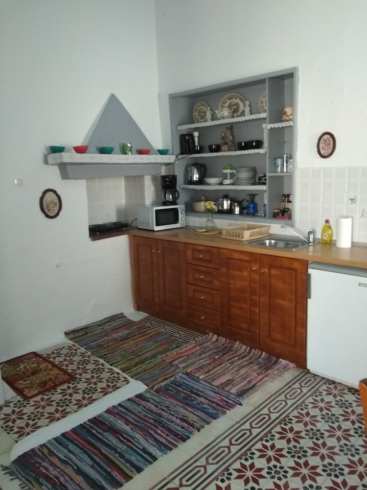 Popi Studios 8/50