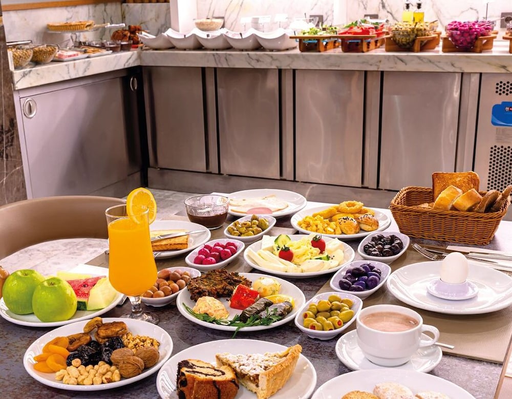 Golden Royal Hotel & Spa 40/50