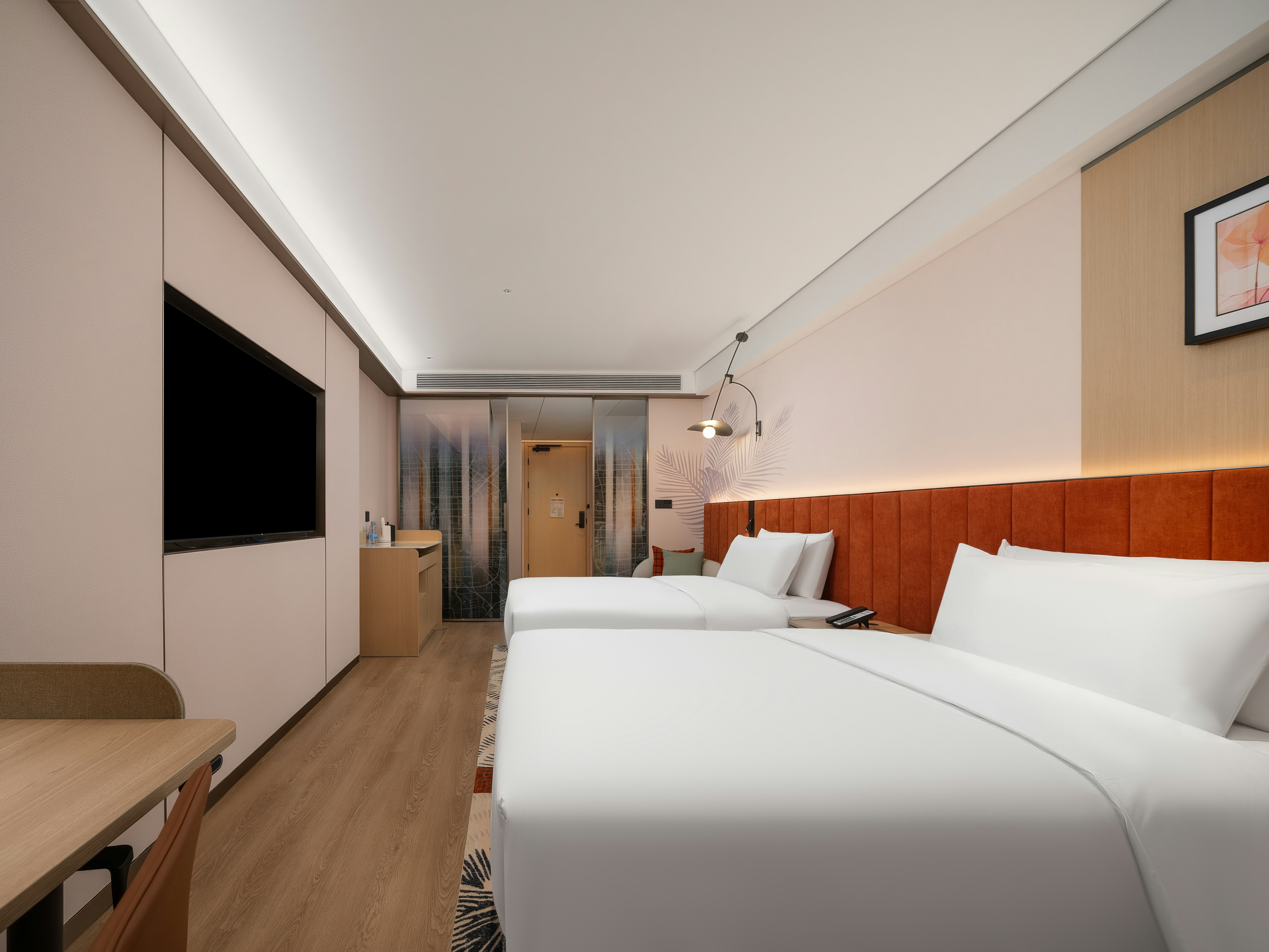 DELUXE, TWIN BEDS