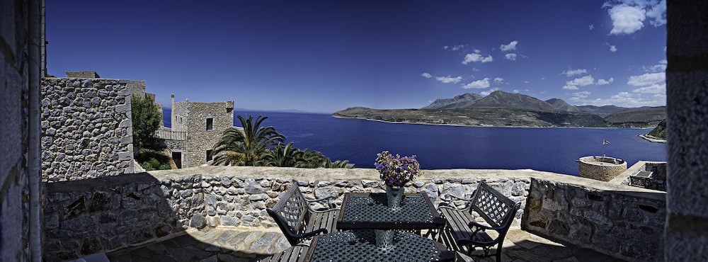 Limeni Village Hotel 29/37