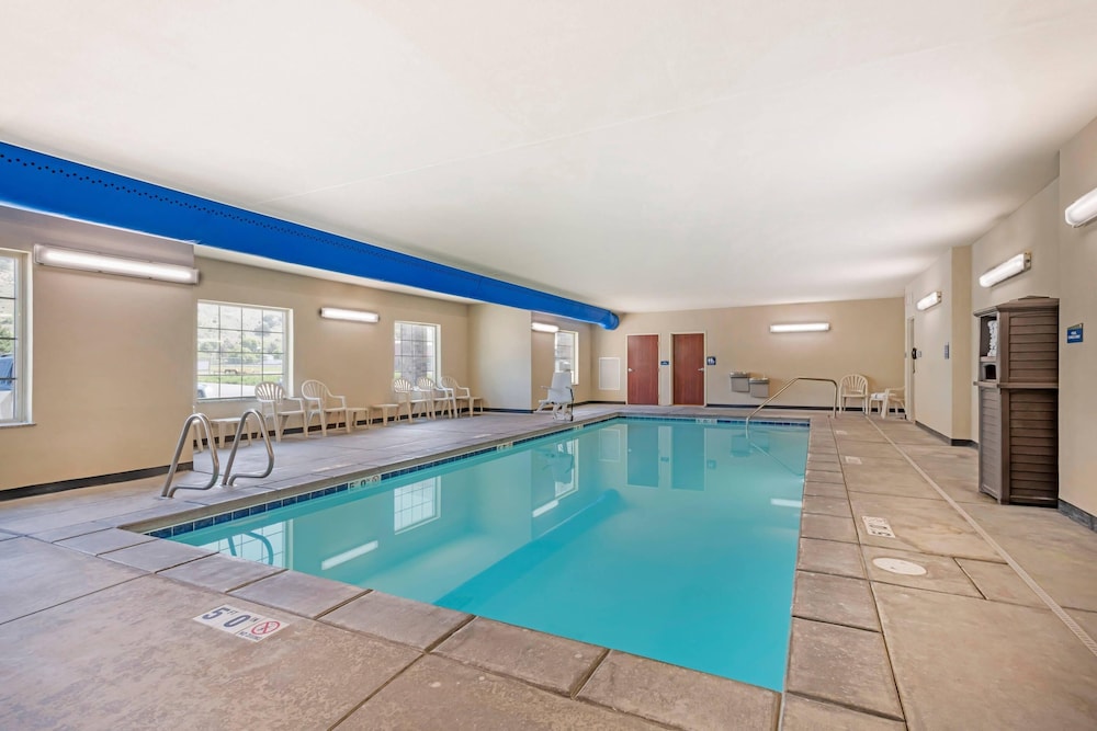 Comfort Inn & Suites Morgan - South Ogden 34/63