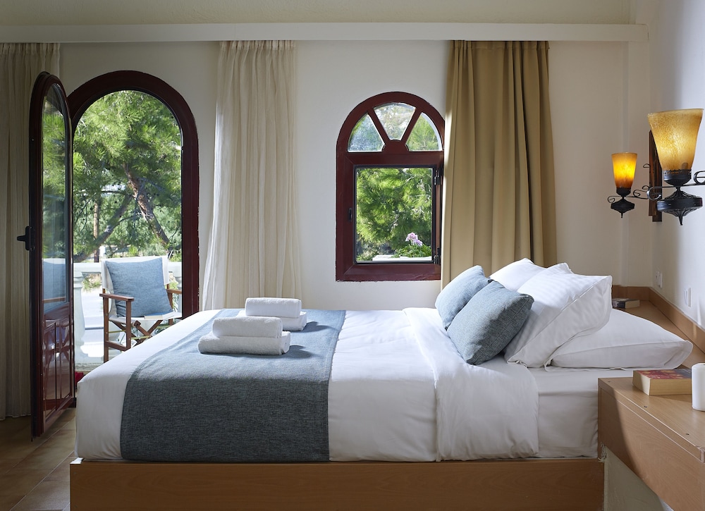 CHC Coriva Beach Hotel and Bungalows 42/75